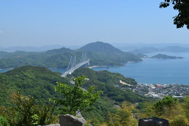 3人家族+家内の友人でしまなみ海道サイクリングをした旅行記です。<br /><br />5/2 東京-(飛行機)-松山-(鉄道)-今治<br />5/3 今治-大島-伯方島-大三島-生口島(自転車)<br />5/4 生口島-因島-向島-尾道(自転車)、尾道-福山-新大阪(鉄道)<br />5/5 新大阪-(鉄道)-東京
