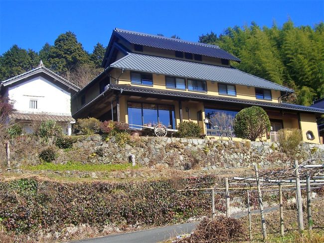 日本百選の棚田が点在する岡山県美咲町の山間にある古民家のカフェ『阿吽山房』。<br />今春予定の同窓会日帰り旅行の打ち合わせで急遽久々にこちらでランチ（昼膳２０００円：要予約）してきました。<br /><br />現在は展望風呂工事中ということもあって週末限定の営業となっているようです。<br /><br />ランチ後は同窓会メンバーのリクエストで津山線亀甲駅付近にある紅茶専門のカフェ『凛香』にも立ち寄ってみました。こちらも週末限定の営業となっています。