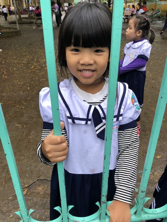 この日はダナンに移動。<br />ずっと天気が悪かったので、ダナンも期待していなかったが<br />予想以上に暖かく、ホテルからの景色も綺麗で、<br />やっとのんびりリゾート気分になれた。