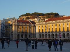 リスボンの街歩きはアウグスタ通りが中心。コメルシオ広場とフィゲイロ広場をつないでいます。