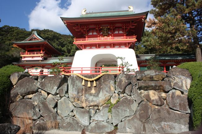 2018年の冬休み、島根と山口に行ってきました。<br />旅の目的は、<br />①久しぶりに東京駅から出雲市駅まで寝台特急「サンライズ出雲」を乗り通す。<br />②島根、山口の「男はつらいよ」のロケ地に行く。<br />③山口県の鉄道の未乗区間を乗る。<br />④角島大橋、青海大橋を渡る。<br />です。<br />年末の一人旅は11年振りでした。<br />その9は、下関散策編の続きです。<br /><br />その1 出発と寝台特急「サンライズ出雲」乗車編https://4travel.jp/travelogue/11437298<br />その2 山陰本線出雲市~温泉津間乗車編https://4travel.jp/travelogue/11437786<br />その3 温泉津温泉散策編https://4travel.jp/travelogue/11438267<br />その4 山陰本線温泉津~益田間乗車と江津散策編https://4travel.jp/travelogue/11439756<br />その5 益田散策と山陰本線益田~長門市間乗車編https://4travel.jp/travelogue/11440249<br />その6 山陰本線長門市~特牛間乗車と角島大橋編https://4travel.jp/travelogue/11442957<br />その7 山陰本線阿川~下関間乗車編https://4travel.jp/travelogue/11443903<br />その8 下関散策編https://4travel.jp/travelogue/11444410