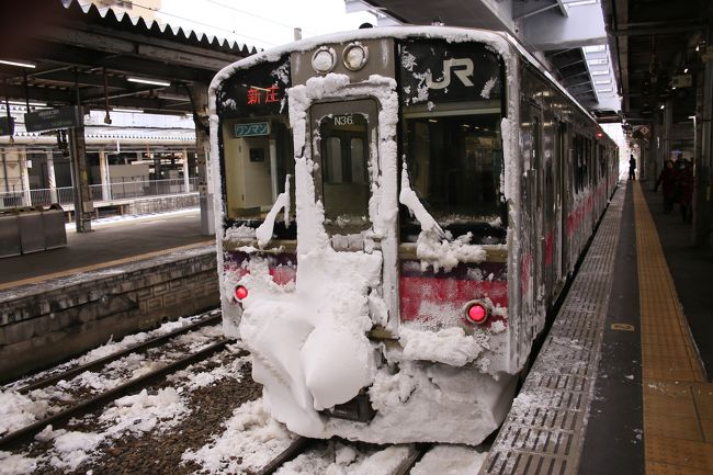 東北新幹線はやて１１９号で北上駅まで乗車し、<br />ローカル線のJR北上線に乗換て横手駅へ<br />横手からは奥羽本線で秋田へ向かいますが雪が多くて<br />除雪に時間が掛り、列車は大幅に遅れて横手を出発<br />今夜は秋田に宿泊ですｍ<br />次の朝は、秋田始発のJR快速リゾートしらかみ１号で<br />新青森まで乗車し、新青森から東北新幹線はやぶさ２４号<br />で仙台へ移動し仙台に宿泊です<br /><br />