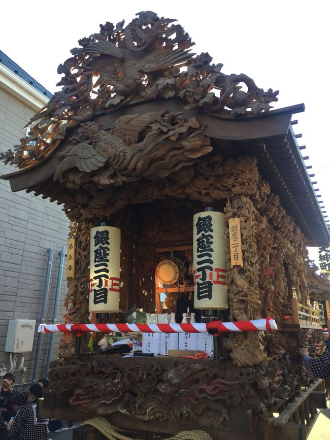 10月三連休に開催の鹿沼市の秋祭り。<br />ユネスコの無形文化遺産「山・鉾・屋台行事」33件のうちの1つ。<br />初日と2日目 両方を堪能。<br />動く陽明門と言われるのが納得の見事な屋台。<br />夜の ぶっつけ が見所。<br />鹿沼の男衆の粋を感じる。<br />宿泊は宇都宮。<br />宇都宮餃子と駅前をちょこっと観光。