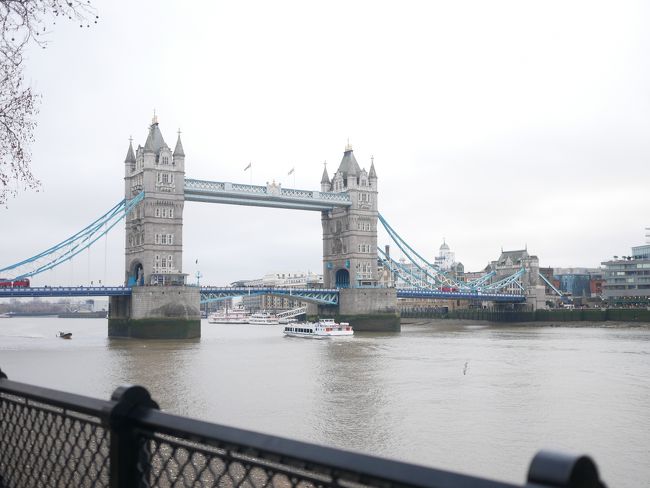 初の海外旅行で一人イギリスに行って来ました!正直言うとカルチャーショックの方が大きかったのですが現地にいる友達のお陰で色々と自由に楽しく無事に観光することが出来ました!