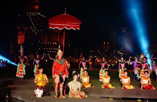 スコータイ タイ王国発祥の地でロイクラトン祭り (Loy Krathong in the birh place of Thailand)