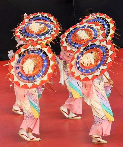 踊り傘 鳥取 しゃんしゃん祭り 和傘 鈴付き 舞台 小道具 インテリア 小物格安 踊り傘 鳥取 しゃんしゃん祭り 和傘 鈴付き 舞台 小道具