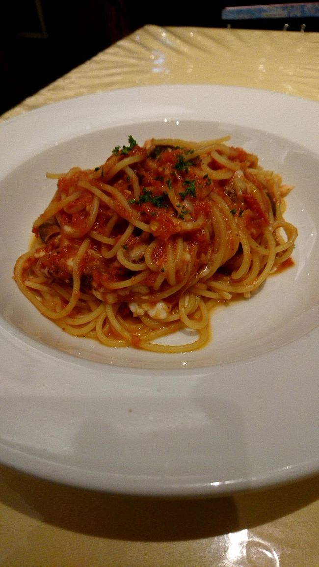 今日は、蒲田で展示会が有ったので、その帰りにイタリアンレストランで、パスタランチを食べました。ホタルイカ入りトマトソースパスタ!美味しかったですよ!トラットリア エムズ(M'S)さんです