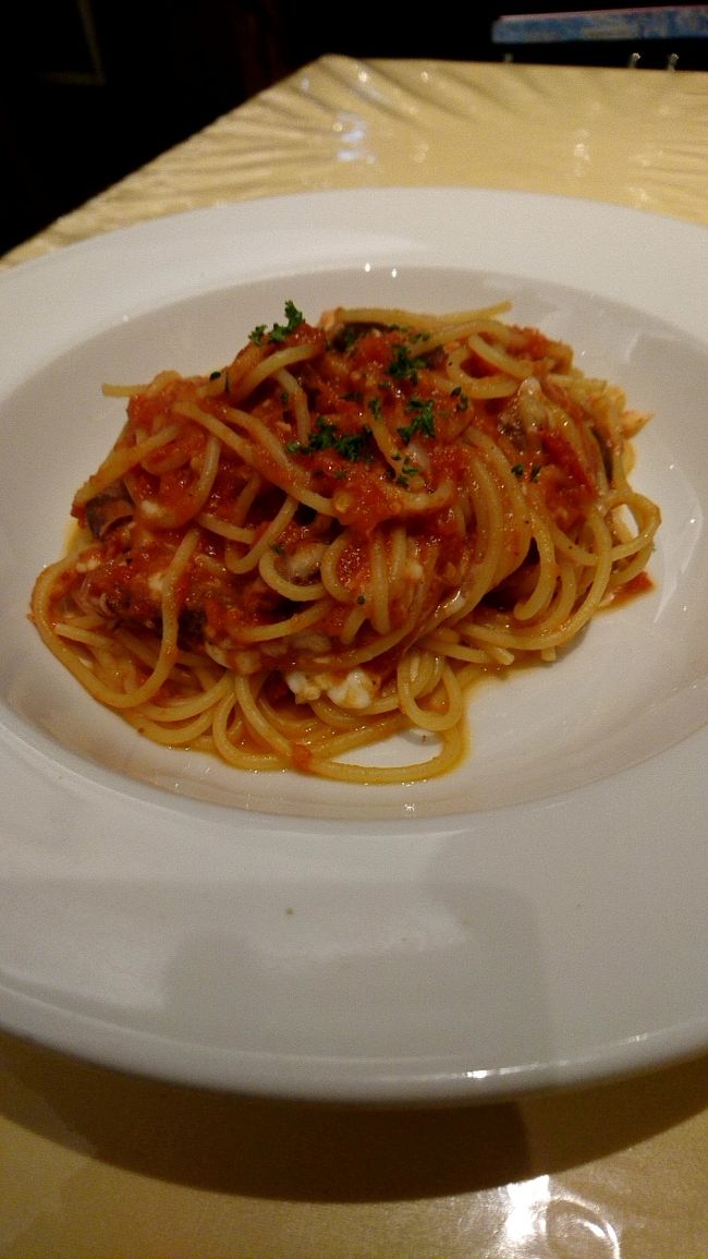 　今日は、蒲田で展示会が有ったので、その帰りにイタリアンレストランで、パスタランチを食べました。ホタルイカ入りトマトソースパスタ！美味しかったですよ！トラットリア　エムズ（M&#39;S）さんです