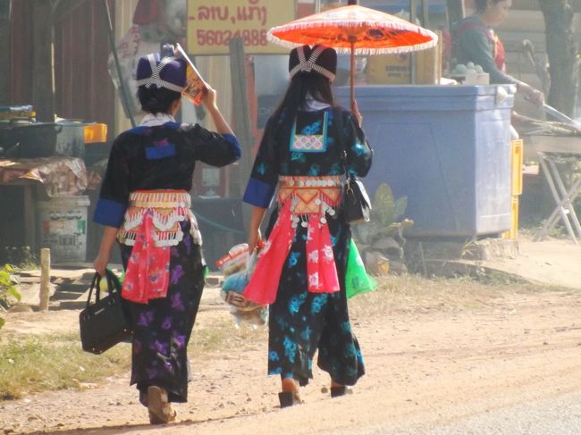 ラオスサイクリング２　民族のお祭りへ