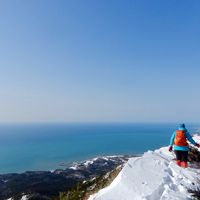 2月 真冬のアポイ岳に登る♪ 真っ白な雪景色と紺碧の太平洋！  息をのむ美しい世界が待っていた