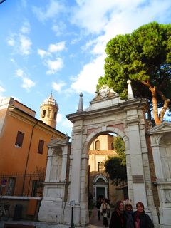 赤十字が!2018年11月イタリア エミリア＝ロマーニャ州7泊9日　1人旅(個人旅行)　ボローニャからラベンナ日帰り６