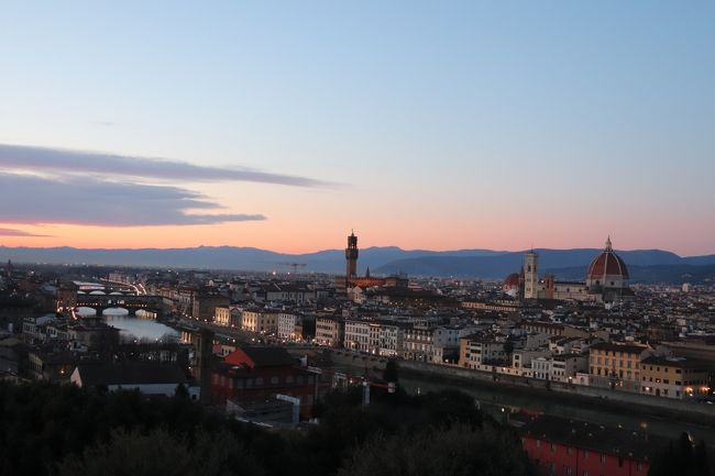 プラハに留学中です。<br />年末年始に日本から友達がやってきてくれたので、イタリアはベネチアとフィレンツェを訪れました！<br />フィレンツェといえば、やっぱり食と芸術◎<br />