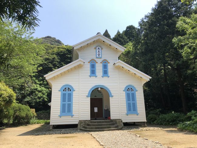 平成30年のゴールデンウィークを利用して、五島列島に点在する教会のスタンプラリーに行ってきた<br /> レンタル原付(一部レンタカー)で回れるだけ回ってみたところ、結局、旧野首教会(野崎島)以外の全てを回ることができた<br /> 世界遺産登録前に駆け込みで回ってみたが、どの教会も味があり、集落の形態など見どころの果てしなく多い場所であった<br /> そして、人が本当に親切で、感動的な出会いの連続であった、今までで一番楽しめた場所であった<br /> 大まかな行程は、関西空港→福岡空港(→玄界島→田川後藤寺→)博多港→奈留島→若松島→中通島→福江島→久賀島→福江島(→赤島→黄島→)長崎港→長崎空港→関西空港<br /><br /> 2日目は、フェリー太古で朝を迎え、奈留島に上陸、レンタカーを借り、島内を周り、夕方にニューたいようという船で土井浦港(若松島)に移動し、民宿えび屋に宿泊