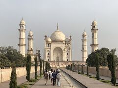 アウランガーバード市内観光とエローラ石窟寺院群