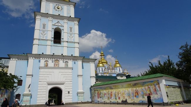 キエフ街歩き、ペチェルスカ大修道院、独立広場、黄金の門、ソフィア広場、聖ミハイルの黄金ドーム修道院、アンドレイ教会