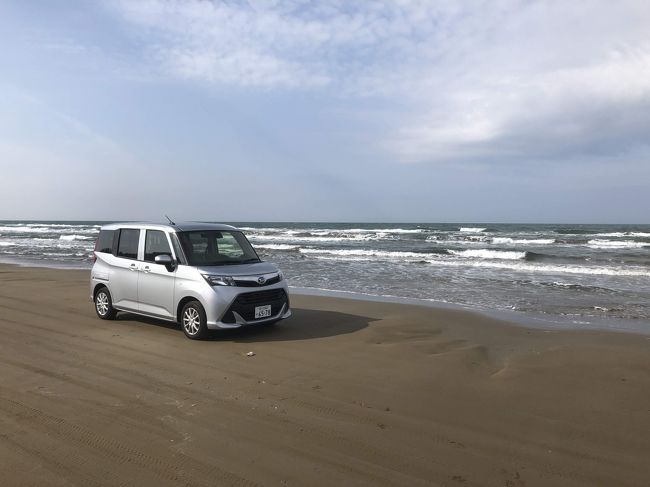2月6日~8日の2泊3日で石川・富山・福井の北陸3県へ行ってきました!<br />目的は美味しい冬の幸を食べることと、日頃の疲れをいやすこと。<br />金沢には高校生の頃、「花咲いろは」というアニメの影響で友人と来た以来です。あの時は往復夜行バスで、車も運転できないからレンタサイクル&バス。レンタサイクルで能登島半周して、能登大橋を渡ったのが懐かしいです。<br />今回は違う友人と行ったのですが、あまり連絡取ることもできず、結局宿だけ決めてあとはノープランのドライブ旅笑。思いついたら車走らせてとりあえず向かっていました。そのため行程も超メチャクチャです笑<br /><br />以下行程<br /><br />2/6<br />羽田HND→小松KMQ(JAL183)→東尋坊→ヨーロッパ軒総本店(昼飯)→氣比神宮→能登海鮮丼みとね(夕飯)→和倉温泉・ホテル海望→金沢駅 泊:ホテルマイステイズ金沢キャッスル<br /><br />2/7<br />近江町市場(朝飯)→千里浜なぎさドライブウェイ→道の駅のと千里浜→羽咋駅→氷見温泉郷→雨晴海岸→麺家いろは射水本店(昼飯)→兼六園(ライトアップ)→近江町市場(夕飯)→ホテル<br /><br />2/8<br />謎屋珈琲店(朝飯)→ひがし茶屋街→甘味処和味→金沢21世紀美術館→アサヒ軒(昼飯)→片山津温泉湖畔の宿森本→石川県立航空プラザ→こまつの杜→小松KMQ→羽田HND(JAL192・JALセレブレーションエクスプレス特別塗装機)<br /><br />