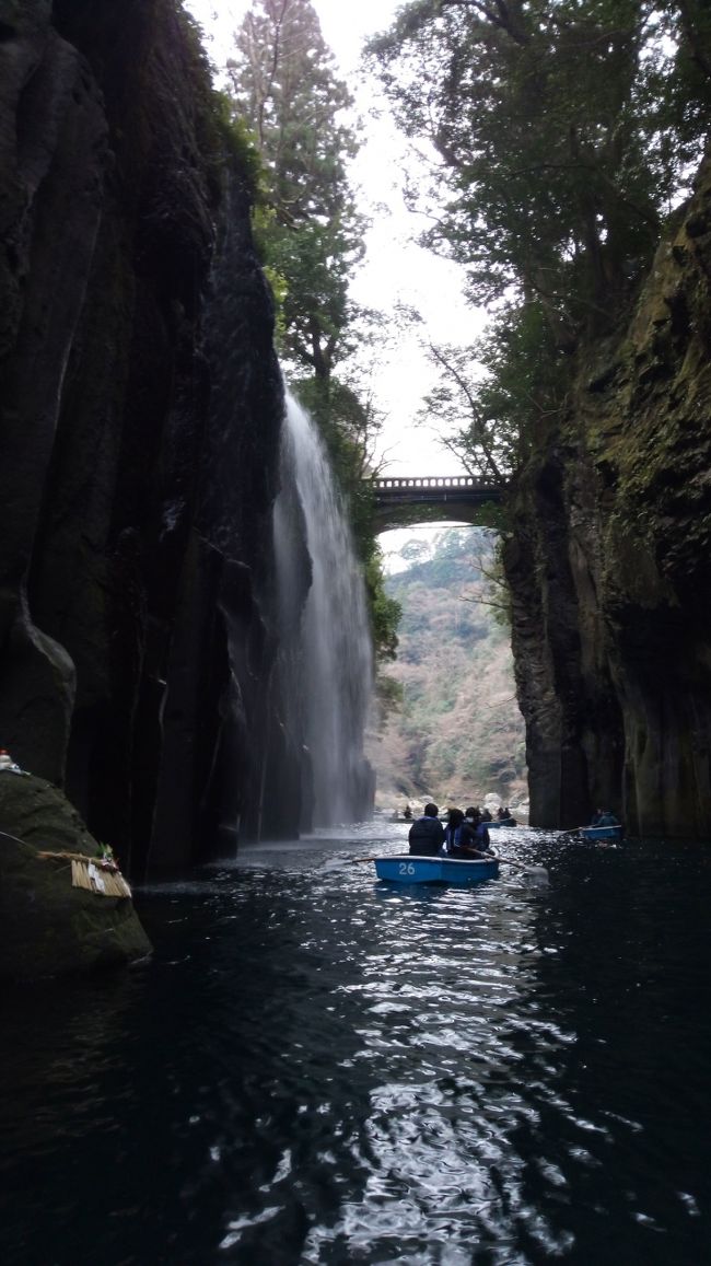 九州旅行の1番の目的と言える高千穂峡に行きました！<br /><br />http://www.town-takachiho.jp/culture/cat131/post_78.html<br /><br />神社でお参りをして 熊本へ<br />熊本城、加藤神社に行って雲仙へ