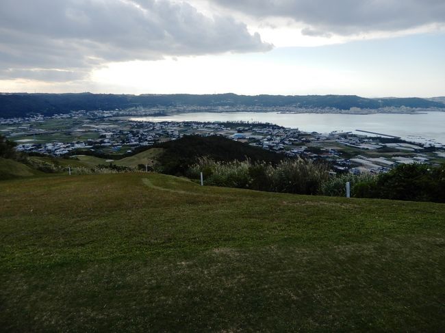 6月の北海道のゴルフ旅行に続いて、今回は真冬に桜が咲く暖かい、沖縄でゴルフに行こうということで、ホテルが混むプロ野球のキャンプ前に友人たちと行ってきました。