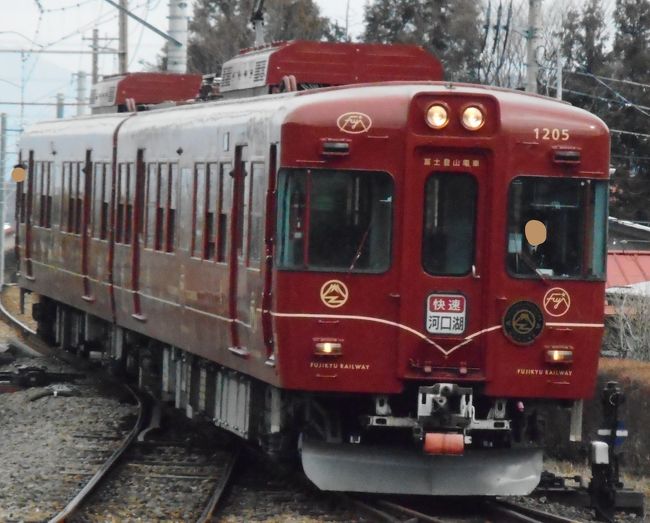 二代目トーマスランド号に乗った後は日本一豊かな登山電車の「快速富士登山電車」に乗って富士山駅に向かいました。