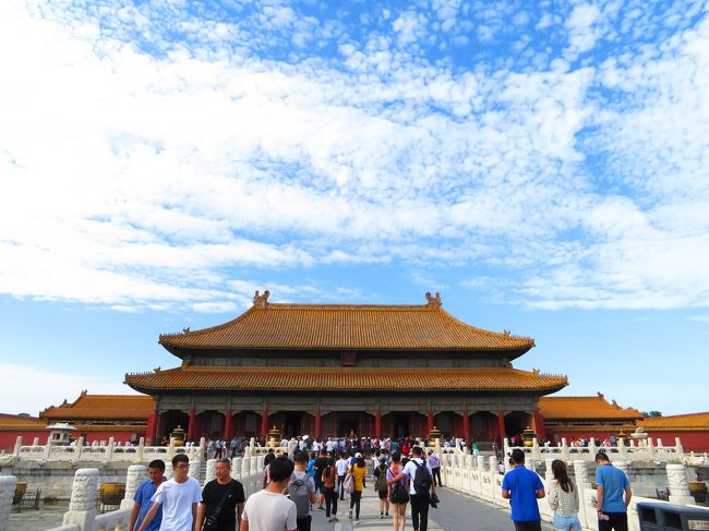 中国西安+周辺 5泊6日の予定が、台風21号による欠航その他で<br />中国西安+周辺+北京+万里の長城+名古屋 を観光する9泊10日の旅に!! <br /><br />1人旅 自由旅行 手配は全てネットまたは現地で購入<br />2018年<br />8月30日 関空-北京 中国国際航空<br />8月30日 北京-西安 中国国際航空<br />8月30日 西安泊<br />8月31日 西安市内自由観光<br />9月1日 西安西線観光 法門寺(専用車)<br />9月2日 西安-崋山 日帰り(高速列車)<br />9月3日 西安市内 自由観光<br />9月4日 西安-北京 中国国際航空<br />9月4日 北京-関空 中国国際航空 の予定が<br />台風24号の影響で欠航<br />9月4日 北京泊 (北京北郊外 中国国際航空手配の豪華ホテル)<br />9月5日 北京-関空 中国国際航空 の予定が<br />関空浸水閉鎖・連絡橋破損のため、欠航<br />9月5日 北京市内自由観光<br />9月5日 北京泊(中国国際航空手配のホテルでは無く市内中心部ホテルを自己手配)<br />9月6日 明十三陵+八達嶺万里の長城 英語ガイドツアー(空港で申し込む)<br />9月6日 北京泊<br />9月7日 昼間 北京市内自由観光<br />9月7日 北京-中部国際空港セントレア 中国国際航空<br />9月7日 名古屋泊<br />9月8日 名古屋-京都