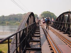 カンチャナブリ、戦場にかける橋、とバンコク（ナイトマーケット）