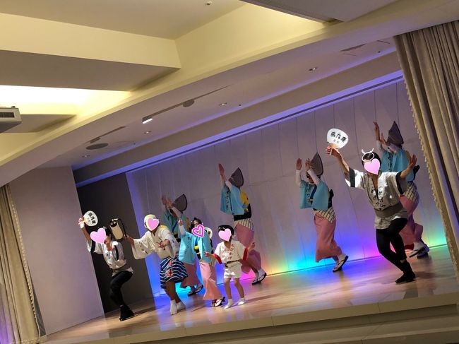 お友達が 最近行かれ 是非に~と勧めて下さった 大塚国際美術館!<br /> 前から行ってみたいと思っていましたが、どうやって行こうか。<br />三ノ宮行きから出ている高速バスに乗れば 途中の高速鳴門のバス停まで ホテルの送迎バスが来てくれる事も分かりました。<br />ルネッサンスリゾートナルト(2019年4月1日より アオアヲナルトリゾートに名称変更)から 大塚国際美術館迄は 徒歩20分…結局 タクシーに乗りましたが…。<br /> 淡路島を突っ切って いざ 四国へ!