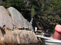 洋上の奇神　無人島牟岐大島