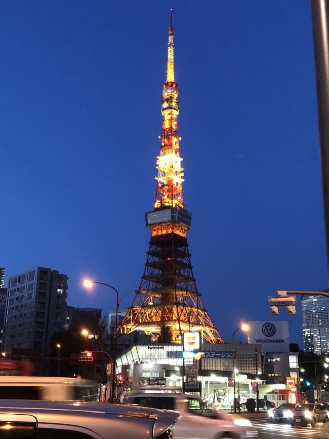 赤羽橋駅から眺める東京タワーは、やっぱりいいですね。<br />ここは東京タワーが本当に綺麗に見えるので、たくさん外国人の方も熱心に写真撮っていました。