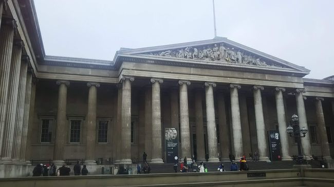 ロンドン滞在4日目。<br />午前中はウォレスコレクション、大英博物館へ。そして午後はミュージカル「オペラ座の怪人」を鑑賞。<br />このあたりからのどの痛みが本格化してきて、風邪薬とのど飴が手放せない身体となっていました。