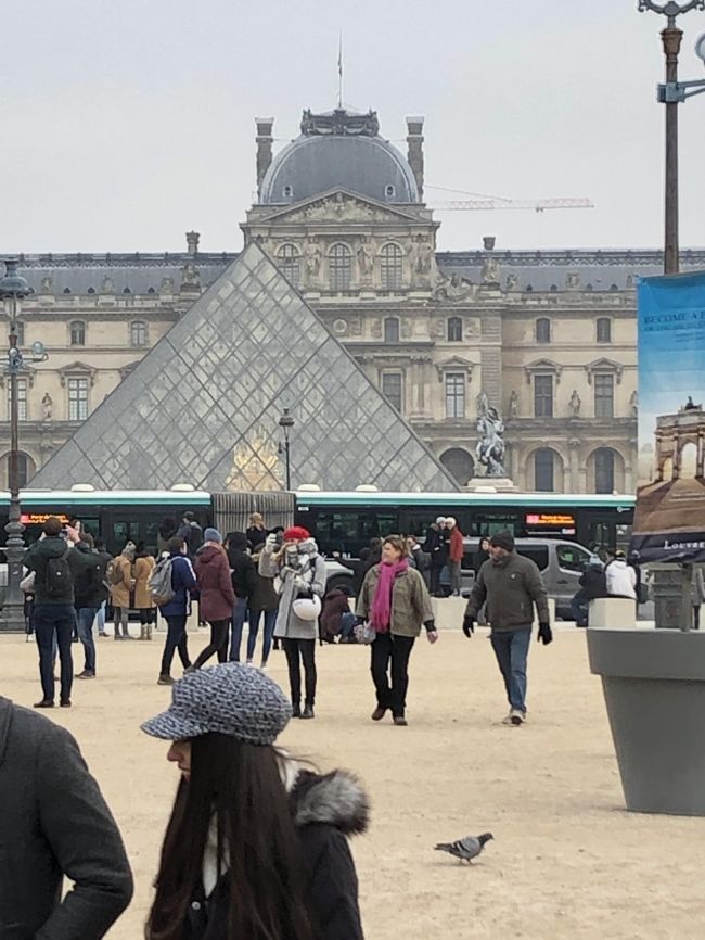 初めてのフランス⑧、ルーブル美術館編