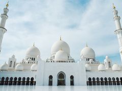 ドバイで年越し DAY4 真っ白なモスクを見にアブダビへ。エミレーツパレスでバカ高いランチをする。&お土産