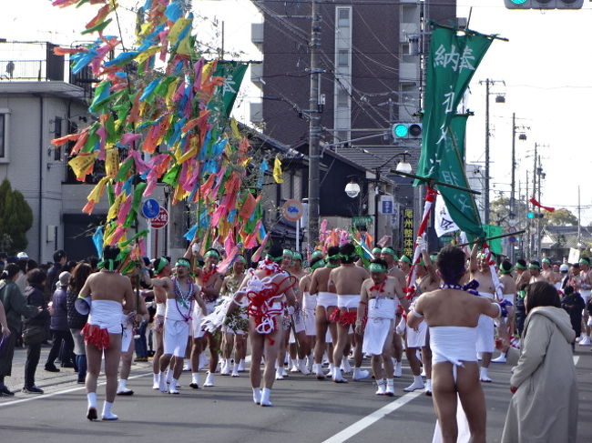 旧暦のお正月を迎える日にはだか祭りが行われます<br />毎年の行事です、今年は日曜日に当たり人出が多くワッショイワッショイと声を合わせて盛り上がりました<br />今年も平穏に過ごせますようにー<br />