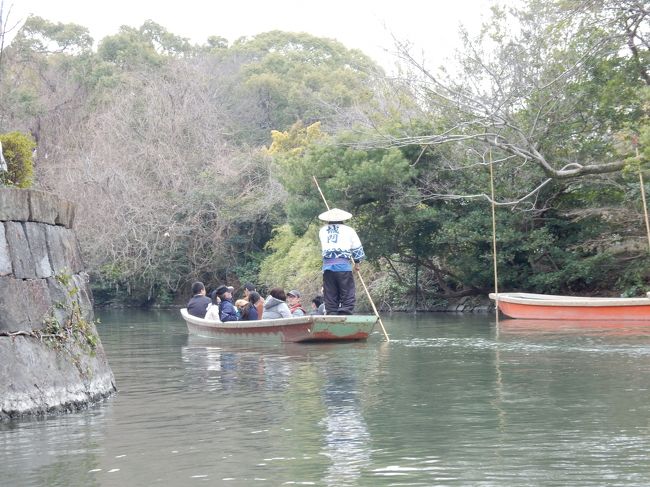 ３月２日まだ風が冷たかったですが、川下りが始まったのと、さげもんめぐりがあったので家内と柳川観光に来ました。西鉄柳川駅近くからおよそ６０分のクルーズ？韓国や中国の団体さんも多かったです。