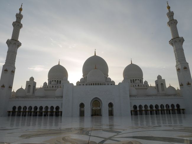厳寒日本を飛び出して夢のミラクルスーパーシティ、ドバイ　アブダビを旅する⑥　ドバイ市内観光～世界一豪華なシェイクザイード・モスク