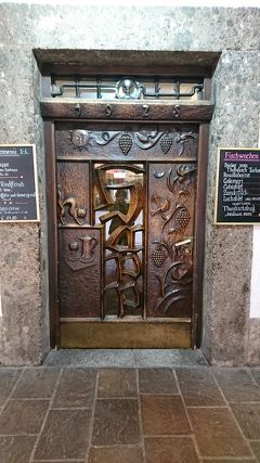 2019年インスブルック、ウィーンの旅　番外編　インスブルックで出逢った素敵なドア