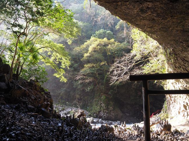 ３月５日（火）曇りときどき晴れ<br />大分県から宮崎県に入ります。私の旅行記は基本的に１日単位で書いていますが、今回の旅のテーマは九州７県塗りつぶし（笑）ですので、７回に分け県単位で記述します。<br />また、今回は原則として公共交通機関利用を旨としていますが、高千穂はレンタカーで往復しました。当初は宮崎交通バス利用を想定していましたが、現地での移動に難があるのでレンタカーを選択。おかげで所要時間を３時間短縮でき、その分鹿児島での観光に当てることができました。<br /><br />《経路》<br />3月4日（月）　横浜ー福岡ー日田ー由布院ー佐伯（泊）<br />3月5日（火）　佐伯ー延岡ー高千穂ー延岡ー鹿児島（泊）<br />3月6日（水）　鹿児島ー折口ー天草本渡（泊）<br />3月7日（木）　天草本渡ー三角ー熊本ー島原ー長崎（泊）<br />3月8日（金）　長崎ー吉野ヶ里ー門司港ー福岡ー横浜