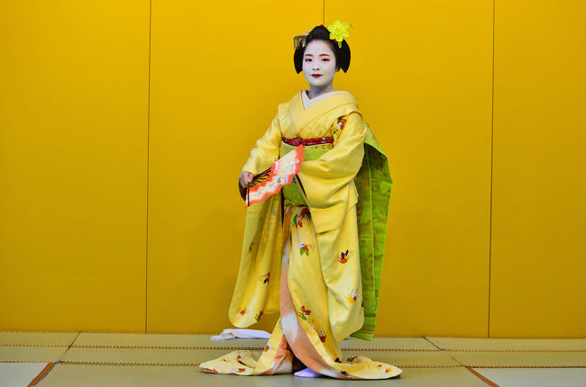 岐阜タカシマヤ「第4回 大京都展」<br />同展は10階催会場/京都市、京都名店会など主催<br /><br />京都の和菓子や京料理、工芸品などを一堂に集めた物産展<br />第4回 大京都展が開催。<br />京都の老舗企業などでつくる京都名店会や、<br />京都市、市観光協会などが毎春開催している。<br />今年は63店が出店しました。<br />3/6~3/12岐阜高島屋にて、<br />京都物産出品協会関係者や舞妓さんが、<br />京都の5花街の一つ・宮川町の舞妓のふく珠(たま)さん<br />高島屋前わくわく広場で舞の披露。<br /><br /> 3月6日~7日 京舞披露/宮川町舞妓ふく珠さん<br />京舞披露、お座敷あそび体験、舞妓さんの紹介とインタビュー、<br />記念撮影が行われました。<br /><br />岐阜タカシマヤ(岐阜高島屋)<br />〒500-8525岐阜市日ノ出町2丁目25番地 TEL:(058) 264-1101<br /><br />過去の様子<br />第3回 大京都展<br /> 京舞披露/宮川町舞妓ふく珠さん<br /> 2017 祇園祭 花傘巡行<br /> 宮川町.お茶屋組合花傘にいられます。<br /> https://4travel.jp/travelogue/11265985<br />第2回大京都展<br /> 京舞披露/先斗町舞妓多香さん<br /> https://4travel.jp/travelogue/11221652<br /> 2015 京都平安神宮の例祭翌日祭・神賑行事<br /> 京都先斗町の舞妓 多香さん<br /> https://4travel.jp/travelogue/11002332<br />第1回 大京都展<br /> 京舞披露/宮川町舞妓美恵菜さんは引退<br /> 2015 京都平安神宮の例祭翌日祭・神賑行事<br /> 京都宮川町舞妓・美恵菜さん<br /> https://4travel.jp/travelogue/11002332
