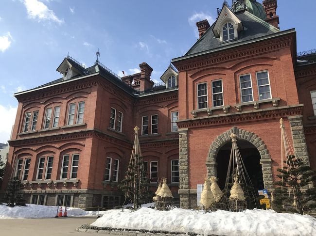 雪がまだ残る北海道へ、息子と2泊3日のグルメ旅…<br /><br />レンタカーでの移動だったので、食べているか座っているかなので、確実に太って帰って来ましたw<br />3月初旬の北海道は、いつもならまだ残雪がかなりあるみたいですが、今年は2月末から暖かい日が続き雪道に慣れていない私でも運転することができました。<br />小樽と札幌で海の幸とスイーツを、いっぱい食べて来ました~<br />