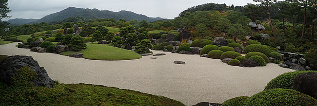 “あれから４７年の旅”に大山山登山と足立美術館に４人で行きました。天候等の関係もあり日程変更、朝３時に熊本を出発、その日に登山をしました。お陰様で二週間姿を現さなかったと言う大山もクッキリで視界良好。最高！<br />登山時間は六合目避難小屋まで１時間４２分（休憩１０分）、頂上まで２時間５０分といペース（ランチは４０分）。下りは行者小屋登山口まで２時間１６分、ホテルまで２時間４０分。<br /> 車は総距離１２７０ｋ（往きは事故に遭遇してコース変更で６８０ｋ）帰りは午後１時に足立美術館を出発、新屋敷到着７時４０分でした。<br /> 足立美術館は、ゆっくりと堪能しました。 <br />