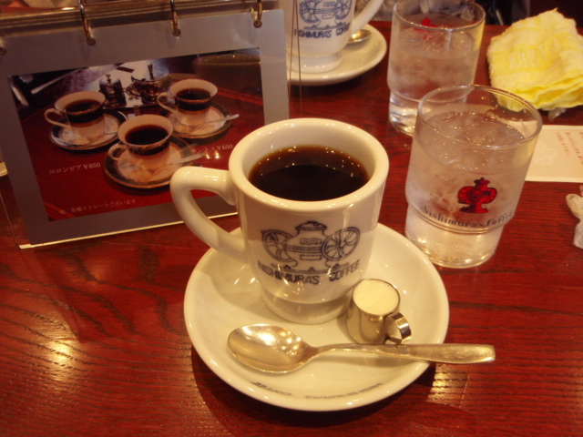 ２日目は異人館へ。<br />風見鶏の館を拝観し、にしむらコーヒーでまったり・・・。<br />神戸の定番スポットを楽しみました。<br /><br />今日も、笑いっぱなしの１日。<br />楽しさが伝わりますように・・・。♪