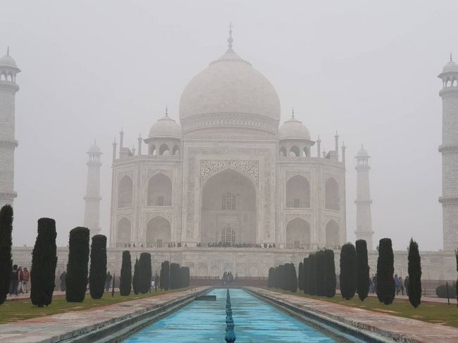 余命いくばくもない?父親に「今度の旅行どこ行きたい?」と尋ねたところ、インドのタージマハルが見たいとの返事。<br />いいじゃないですか、その希望かなえましょう!<br /><br />2/1(金)TG323 バンコク7:00→デリー9:55<br />・インド門、フマユーン廟、ラージガート<br />2/2 (土)<br />・タージマハル<br />2/3(日)TG324 デリー11:10→バンコク16:40