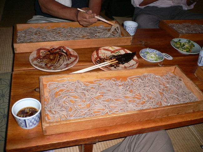 山形県のグルメ、板そば、を食べました。<br />でっかい蒸籠に広げられたお蕎麦。。<br />見た目、インパクトありますよ<br />もちろん美味しい<br />++++++<br />超絶ロングドライブ、スバルWRXで日本一周<br />http://mackenmov.sunnyday.jp/macken/travel_japan/index.html<br /><br />Twitter<br />https://twitter.com/mackenmov<br /><br />Instagram<br />https://www.instagram.com/mofmofp_/<br /><br />Blog<br />http://mackenmov.sunnyday.jp/<br /><br />積極的に発信しています! フォローしてくれたらうれしいです(⌒▽⌒)