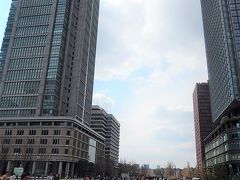 東京駅丸の内駅前広場から見られる風景