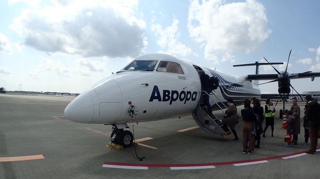 勤続○○年でJTB旅行券5万円を頂きました。<br />特別休暇2日頂きました。普通はもっともらえるはずらしいのですが、<br />社員に優しくない中小企業だからしょうがないか?<br />本当は別の場所を第一候補にしてましたが、JTB旅行券使い勝手が悪く<br />これは〇あれは×等ややこしく、一つの候補先であったまだ行った事が<br />なくアジアから一番近いヨーロッパ ロシアのウラジオストクにしま<br />した。JTB旅行券で航空券をまかない後は自己負担の旅行をしました。