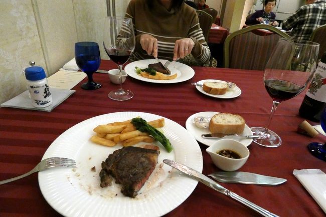 一時エクシブ伊豆での夕食は、ラペールでのバイキングのみになってしまいましたが、フリーポートで簡単なコース料理を提供するようになりました。<br /><br />そこで、初めてフリーポートのステーキとシーフードグリルの夕食を楽しみます。<br />
