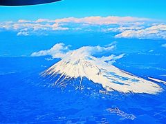 富士山/南側上空　ＪＡＬ915便　沖縄/那覇行　☆感動！冠雪の霊峰を見おろし