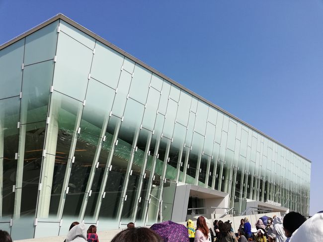 前週に続いて今週は<br />夏ミュージカル以来のアンフィシアターで<br />退役後、日本初のソロコン。<br />初日はFC枠外れてしまったけど<br />当日券が申し込めたので<br />チョッコン、マッコンの2公演<br />参戦してきました。<br />2日目は桜の開花宣言も出て<br />桜王国にぴったりに。<br />アンフィシアター夏に引き続き<br />今回もラッキーなことが!