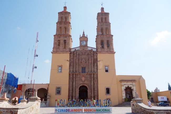 グアナファトから日帰りで訪れたメキシコの古都ドローレス・イダルゴの記録です。1810年、メキシコにおける独立運動はこの街から始まりました。日本人には聞いたことのない街かもしれませんが、メキシコ人にとっては重要な観光地となっています。