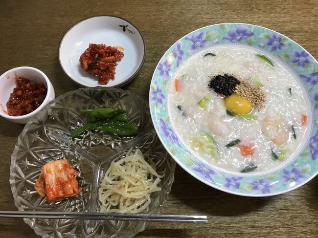 朝から、前回食べて忘れられないイカキムチをもとめて、お粥屋さんソウォンへ    チェックアウト後荷物をホテルの1階に預けて南大門へ揚げパンやお餅を買って早めに電車で金浦空港に向かい近くのロッテモールへ行ってチェックイン後ラウンジで時間潰しをして帰国へ