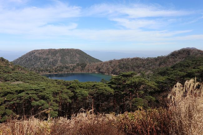 鹿児島空港にひとっ飛びして、たった1泊の霧島旅行。<br />霧島温泉に泊まって温泉を堪能しつつ、初日はえびの高原、翌日は霧島神宮を観光しました。<br />しかし2日目はあいにくの雨で、観光もそこそこに切り上げて焼肉ランチ。鹿児島は牛も豚も鶏もおいしい！<br />ということで、結局グルメで締めた旅でした。